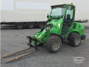  Avant 750 Compact Loader with cab and the telescopic boom - Gummihjulslæsser