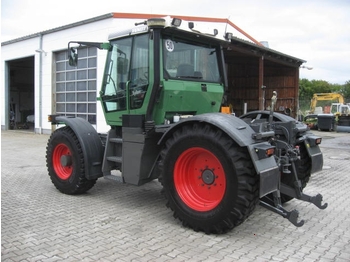 Tractor Fendt Xylon 520 de vanzare  - Traktor