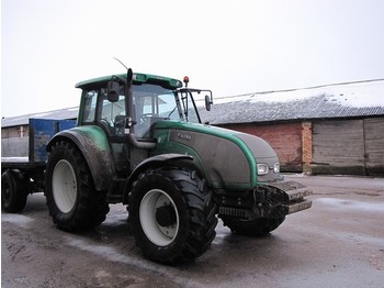 Valtra T180 - Traktor