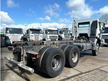 Renault Kerax 320 6x4 FULL STEEL CHASSIS (MANUAL GEARBOX / FULL STEEL SUSPENSION / REDUCTION AXLES / AIRCONDITIONING) - Lastbil chassis: billede 4