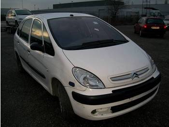 citroen MPV, fabr.CITROEN, type PICASSO, 2.0 HDI, eerste inschrijving 01-01-2006, km-stand 114.700, chassisnr VF7CHRHYB39999467, AIRCO, alle documenten aanwezig - Bil