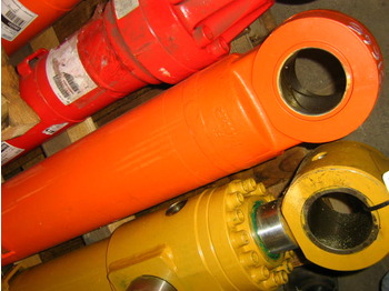 O&K  - Hydraulisk cylinder